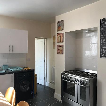 Welcoming Spacious 2-Bedroom House In St Helens St Helens  Ngoại thất bức ảnh
