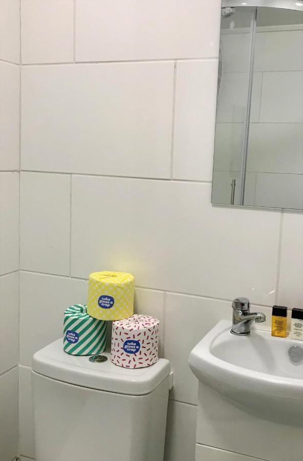 Welcoming Spacious 2-Bedroom House In St Helens St Helens  Ngoại thất bức ảnh